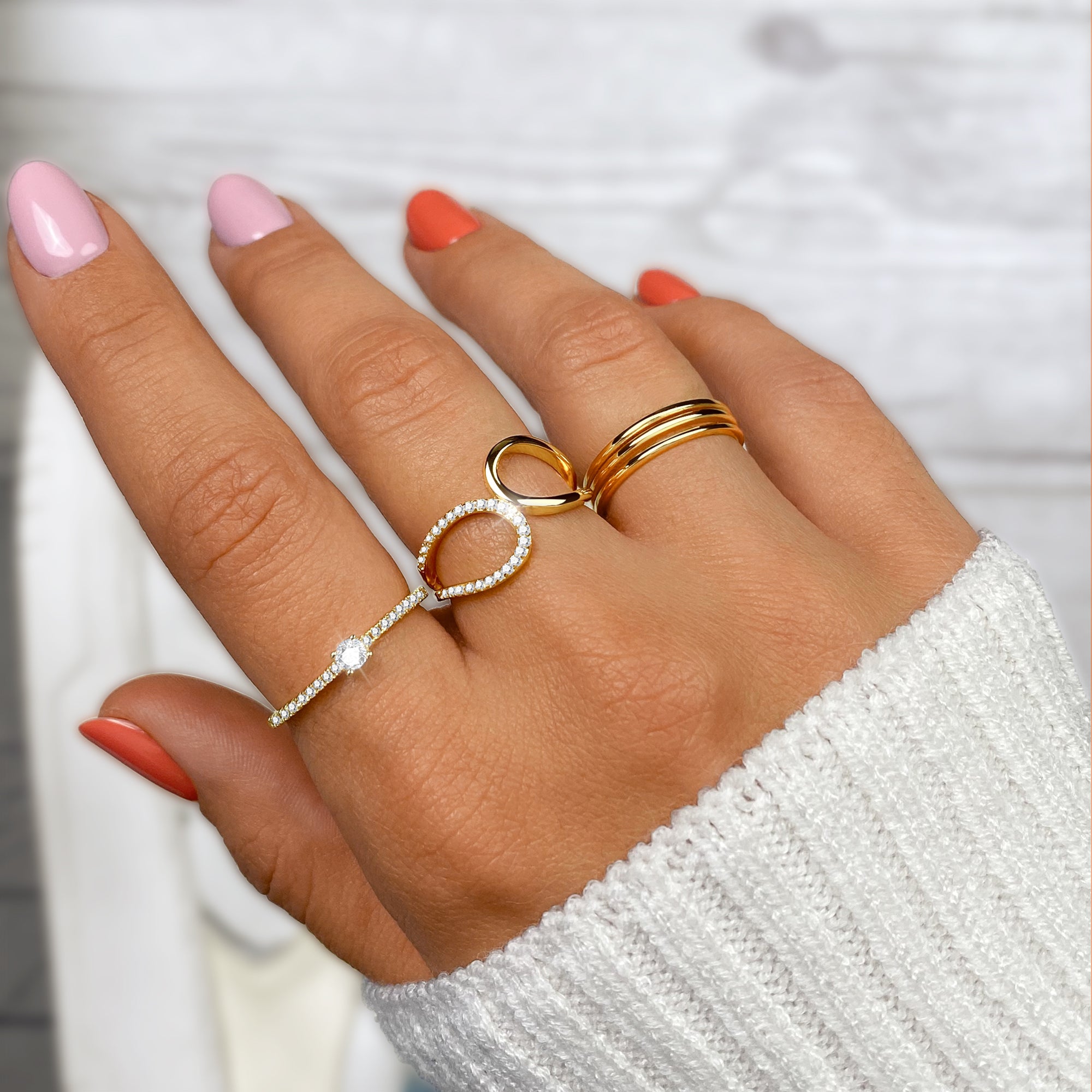 Elegant Sienna Ring with Dazzling Zirconia Stones 