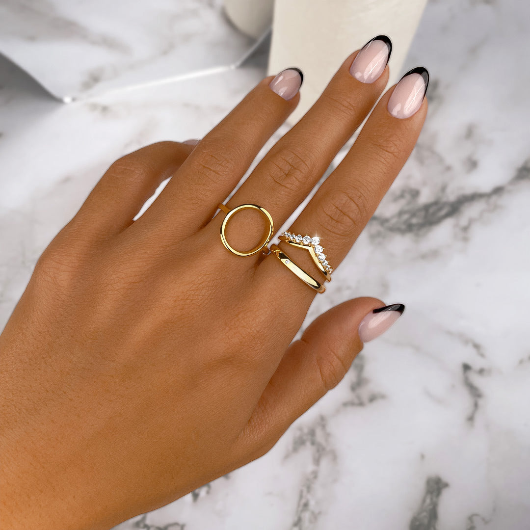 Allegra Zirconia Crown Ring - A Touch of Elegance