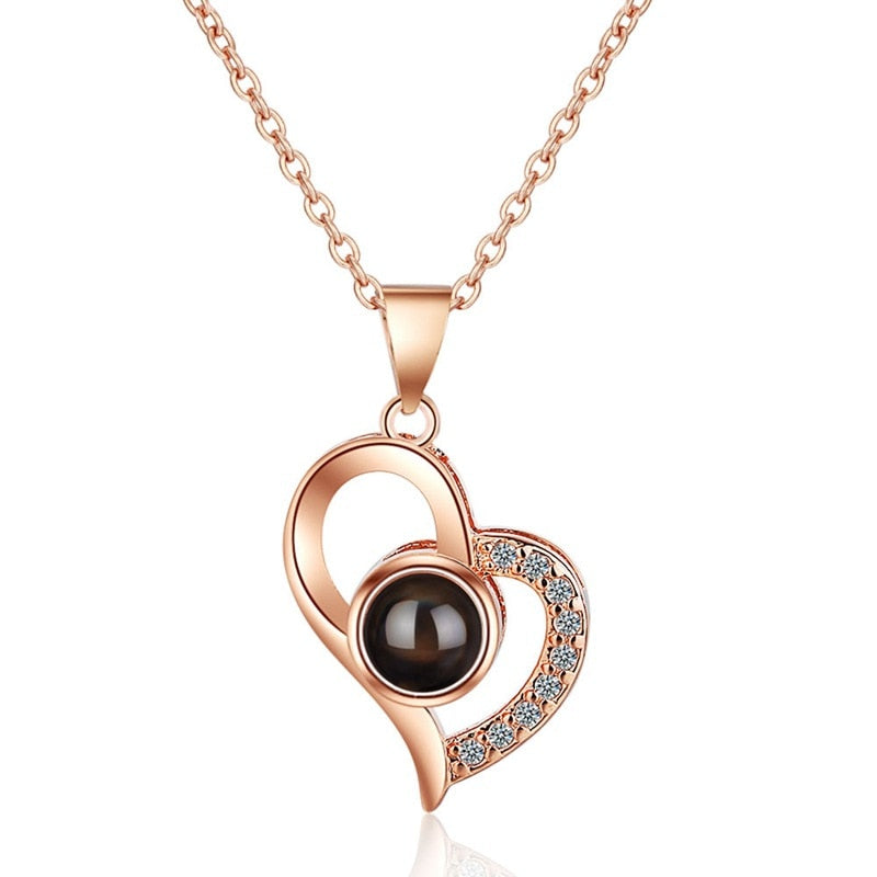 EternalLove Necklace – Heart-Shaped Chain in 100 Languages