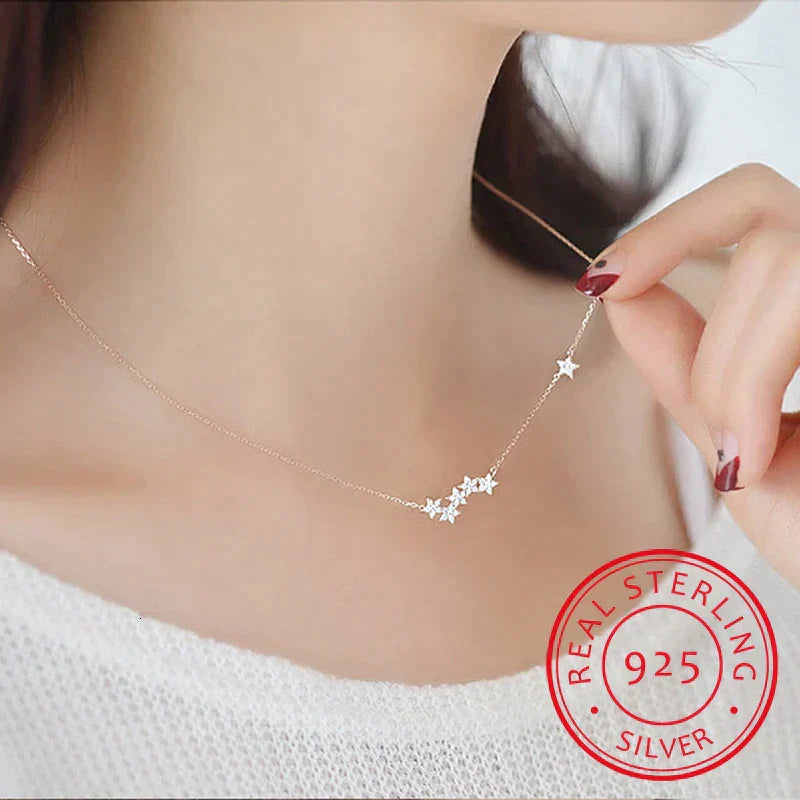 StarGleam Necklace - Stylish Silver Star Wreath