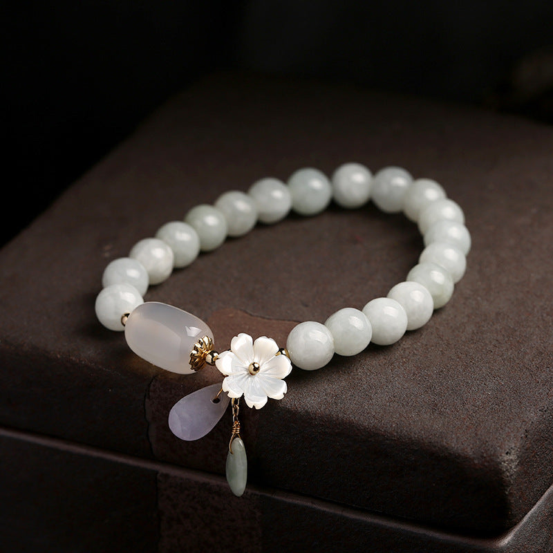 Stylish lucky jewelry made of jade and agate - a perfect accessory for every occasion!