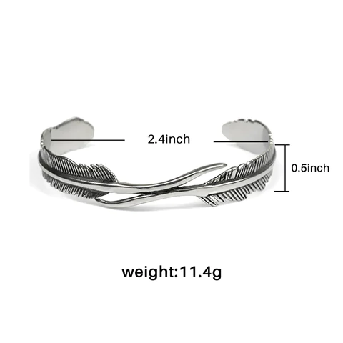 Elegant Adjustable Bracelet with Enchanting Silver Feathers