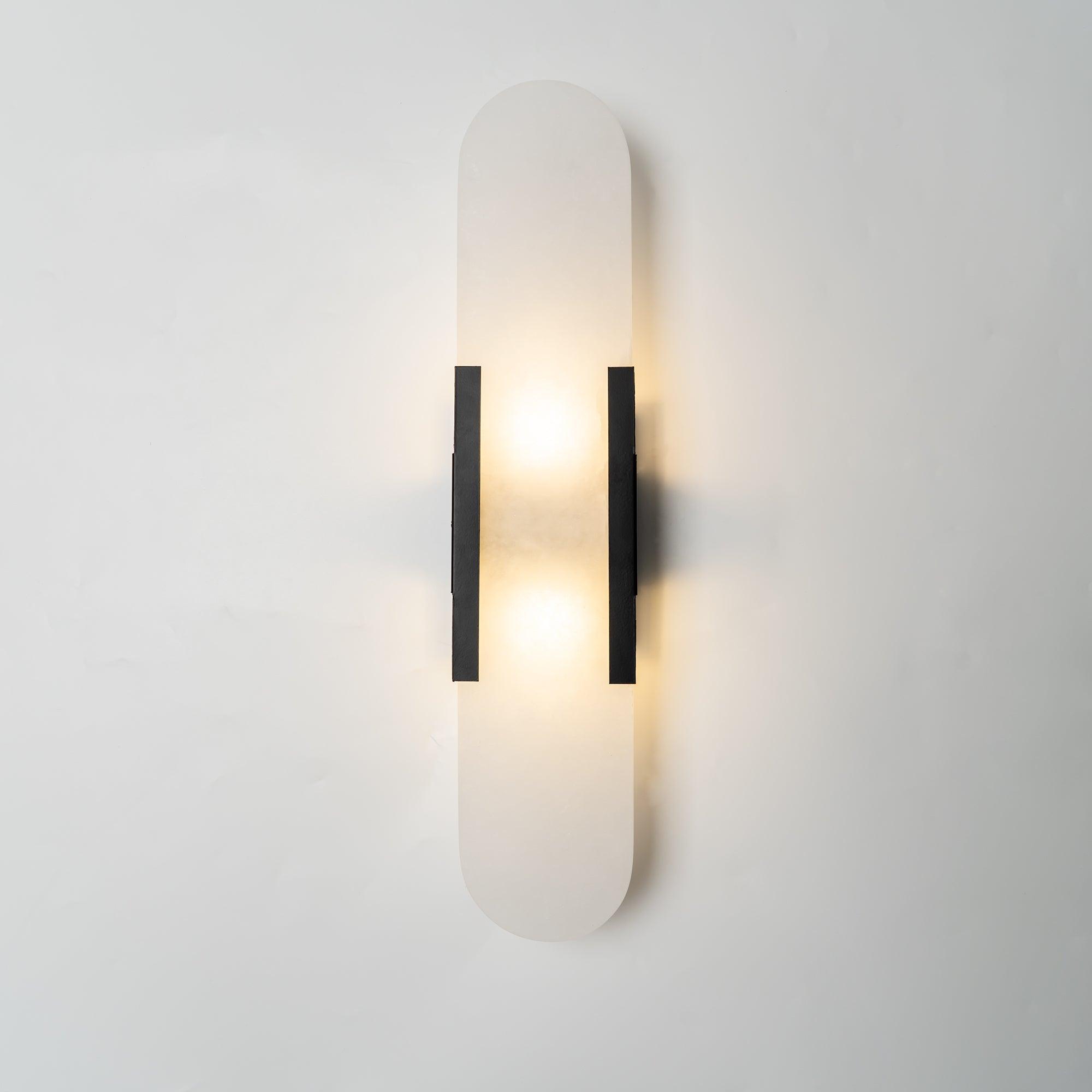 Elegant Melange - Handgjord Alabaster Vägglampa