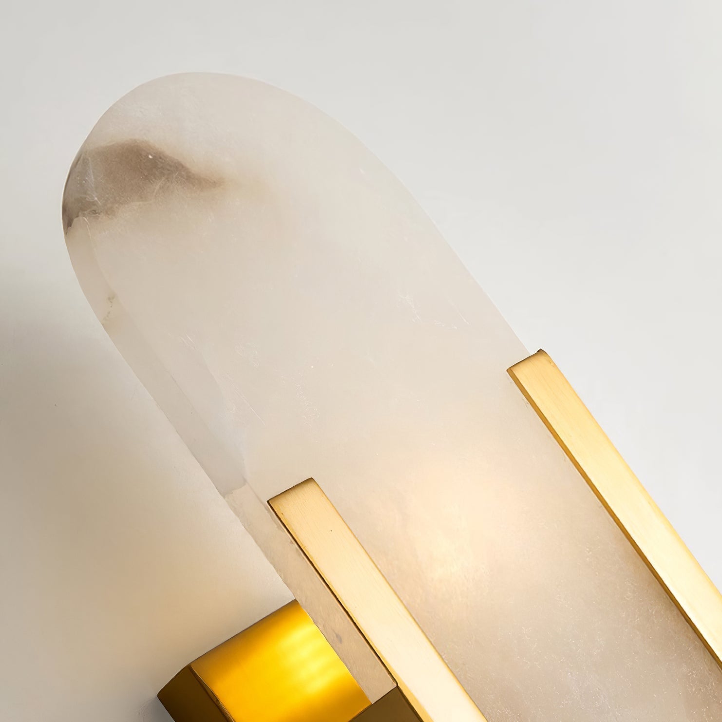 Elegant Melange - Handgjord Alabaster Vägglampa