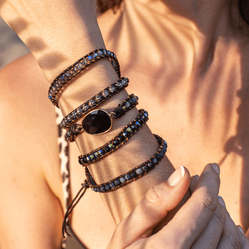 Lunara - Stylish Onyx Moon Bracelet with Protection
