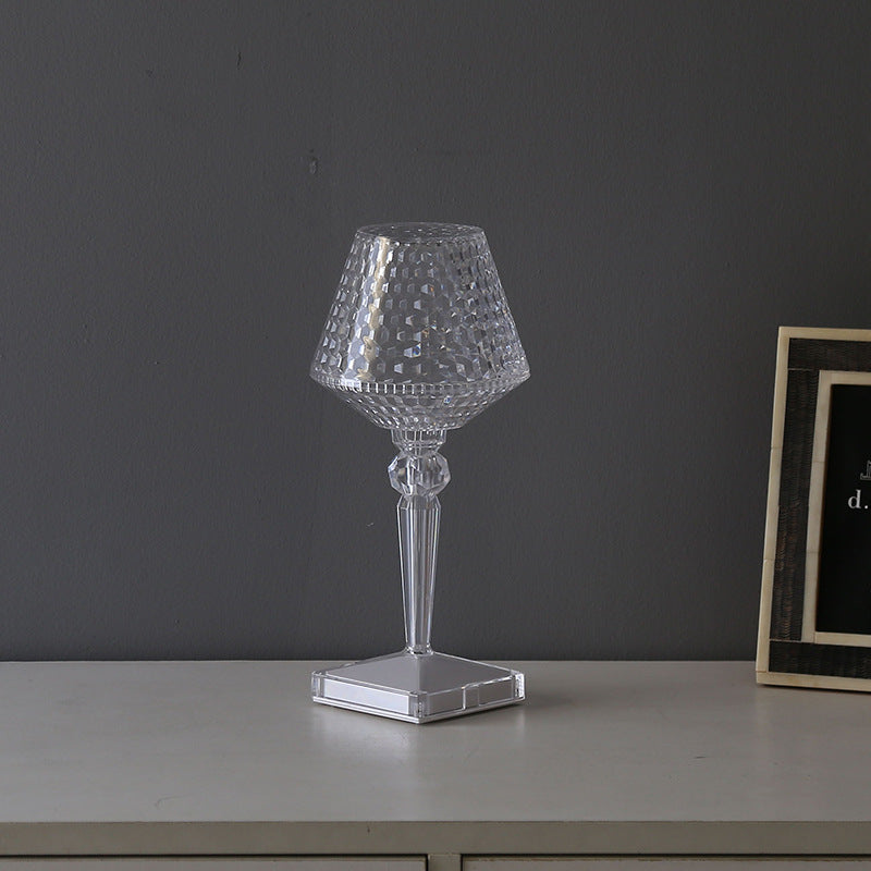 Liesbeth Crystal Lamp – Luxurious Table Lamp with USB Charging Function