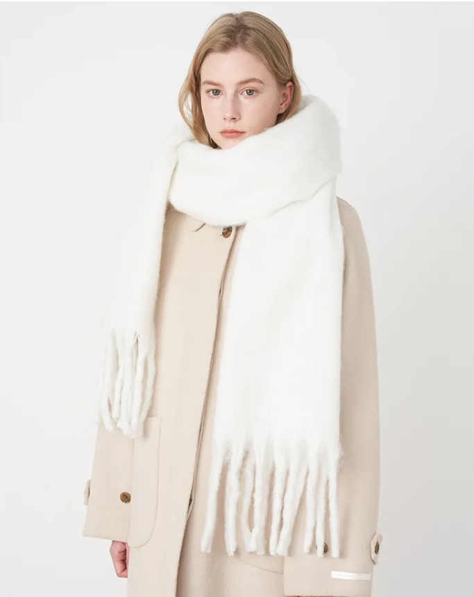 CashmereLuxe Scarf – Elegant and Super Soft