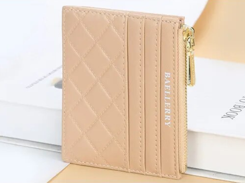 CardMate – Stylish padded card holder for your desk