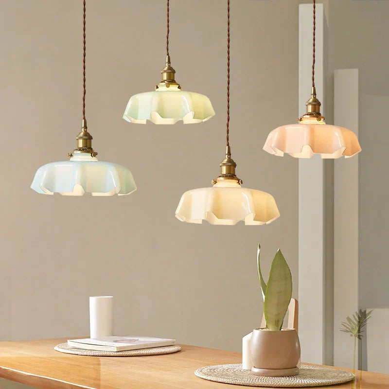 ClassicGleam – Luxurious Brass Pendant Lamp for Timeless Atmosphere