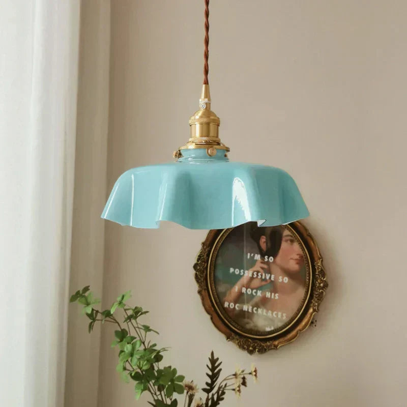 ClassicGleam – Luxurious Brass Pendant Lamp for Timeless Atmosphere