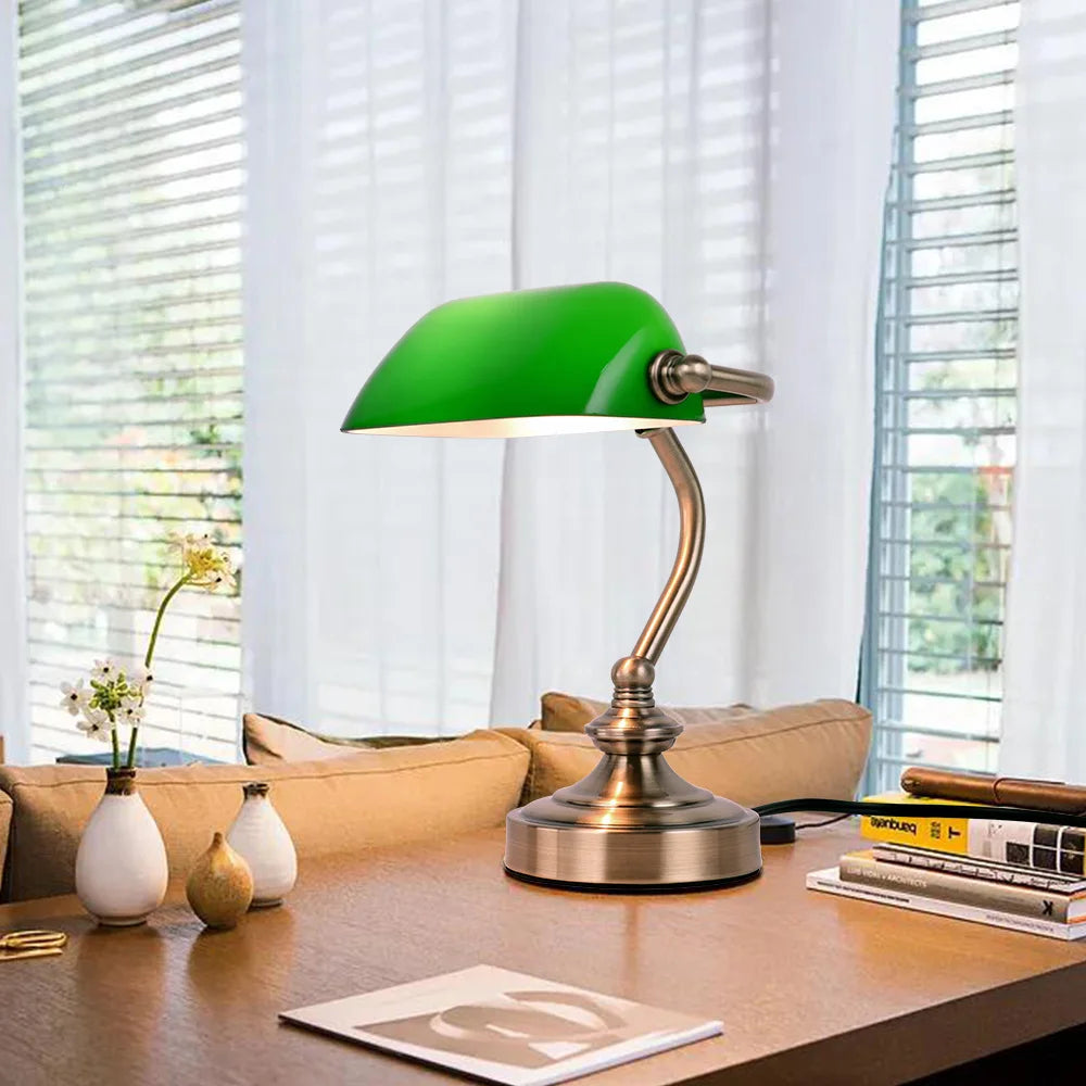 Retro Mini Desk Lamp NostalGlow – Compact Elegance