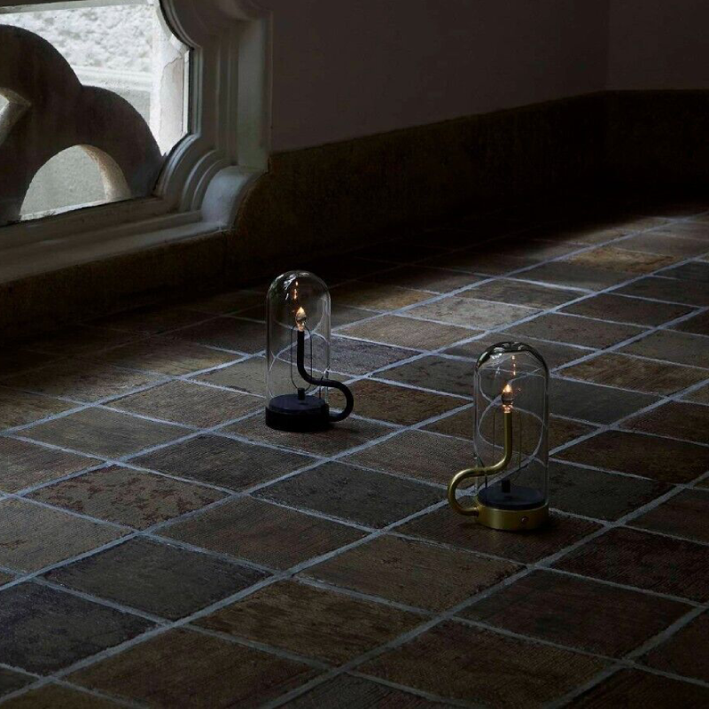 FlameGlow – Elegant Portable Lighting Solution with Wireless Charging