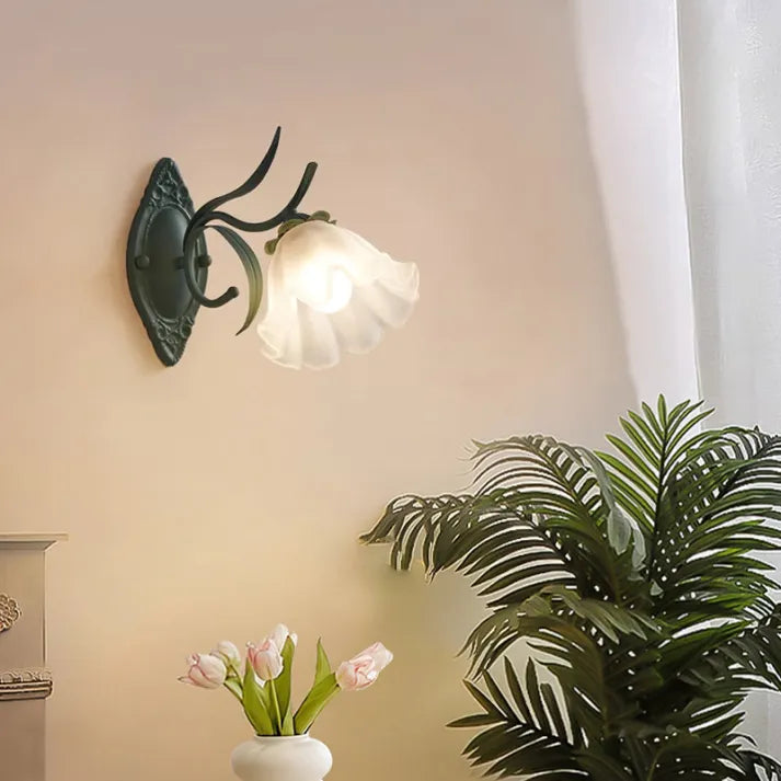 LilyGlow Vägglampa - Elegant Naturinspirerad Belysning