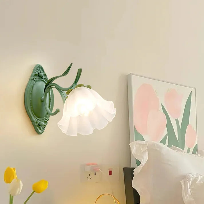 LilyGlow Vägglampa - Elegant Naturinspirerad Belysning
