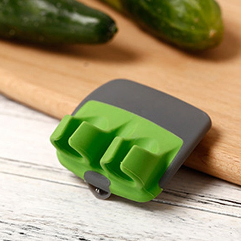 FingerGuard - Safe Vegetable Peeler for the Kitchen