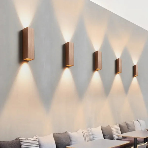 GlowLuxe - Stilig LED-vägglampa för sovrum
