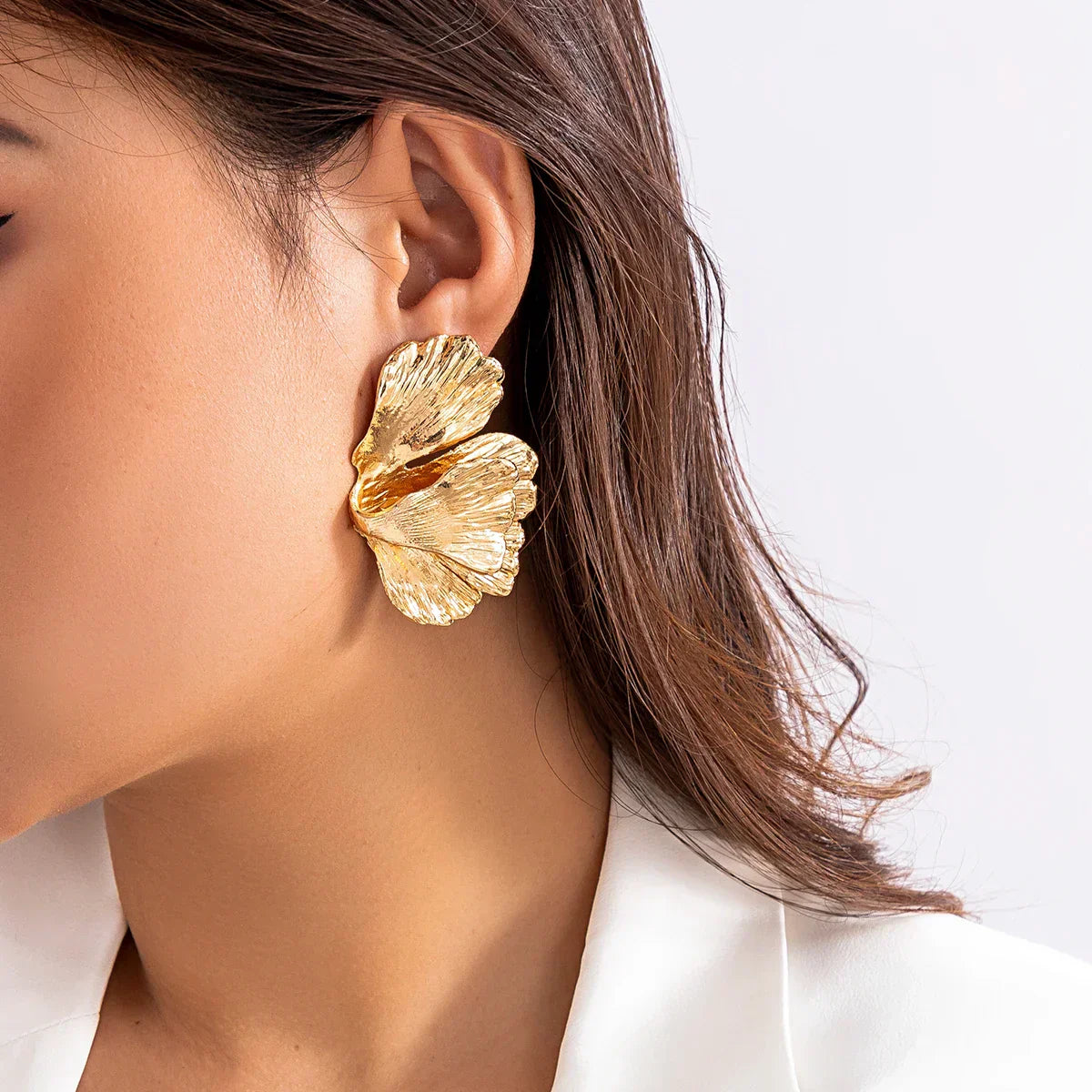 BlossomMetal Earrings – Elegant Flower Petals in Metal