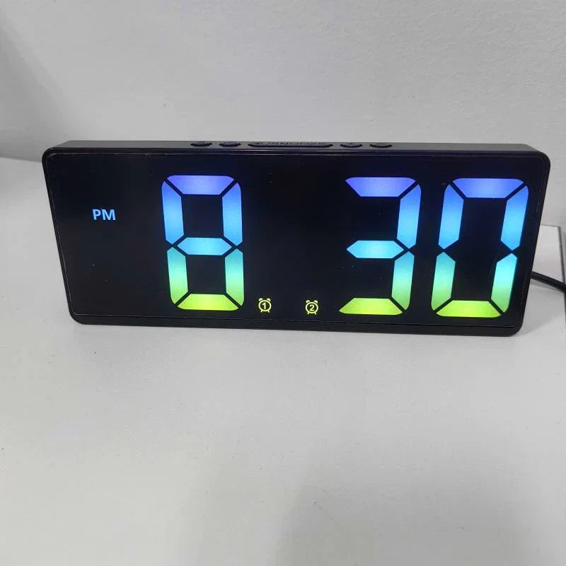 VoiceSnooze LED Clock – Stylish Alarm Clock with Night Mode