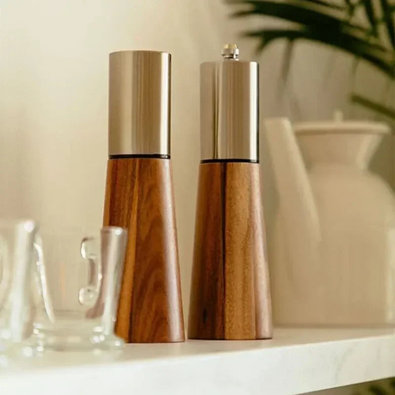 Sakura Spice - Elegant Pepper Mill Made of Acacia Wood