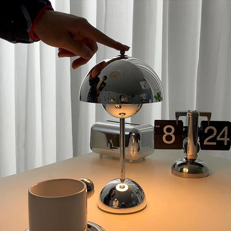 MushroomGlow - Captivating Portable LED Table Lamp