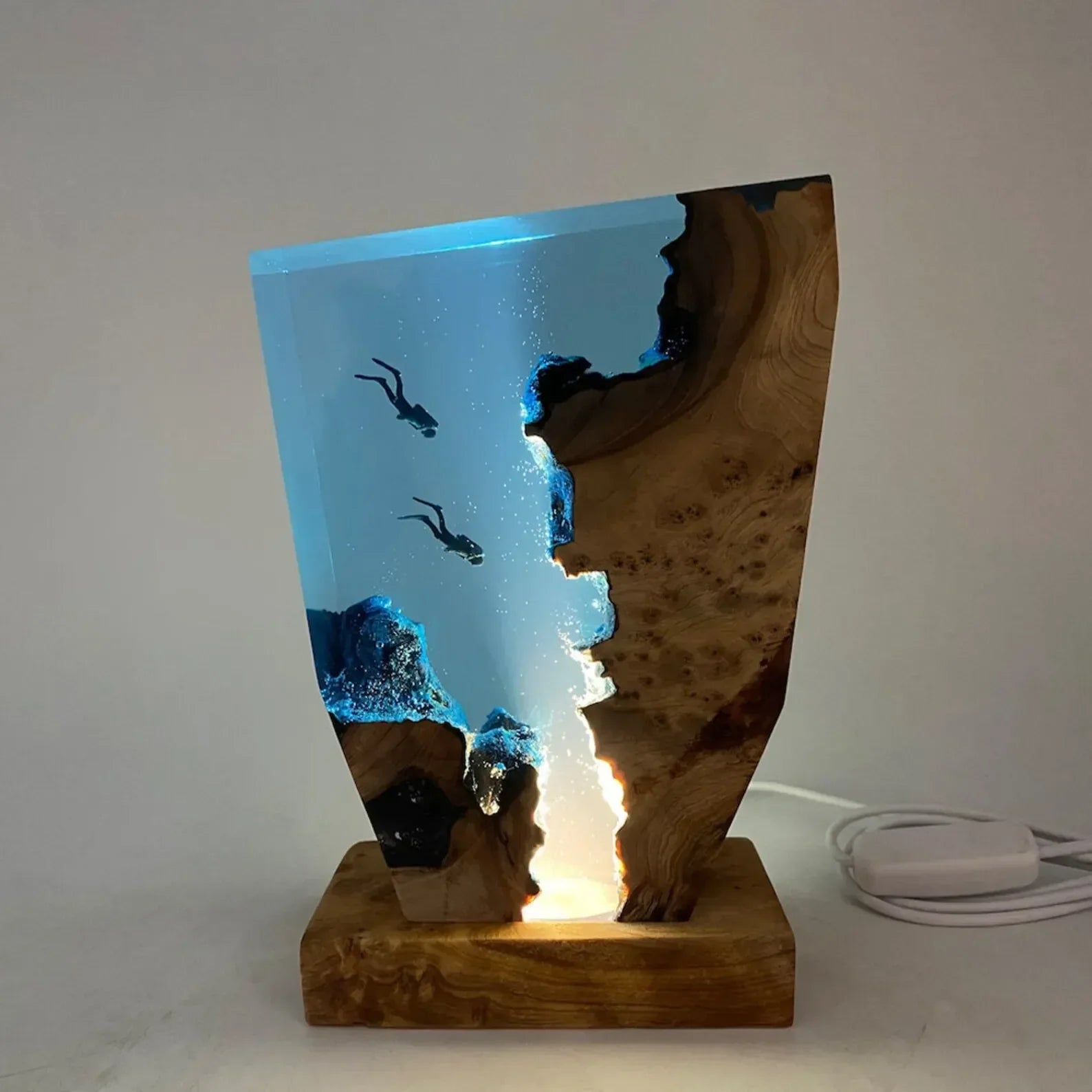 OceanGlow Luxe Illuminated Table Lamp – Serent Epoxy Resin with USB Charging