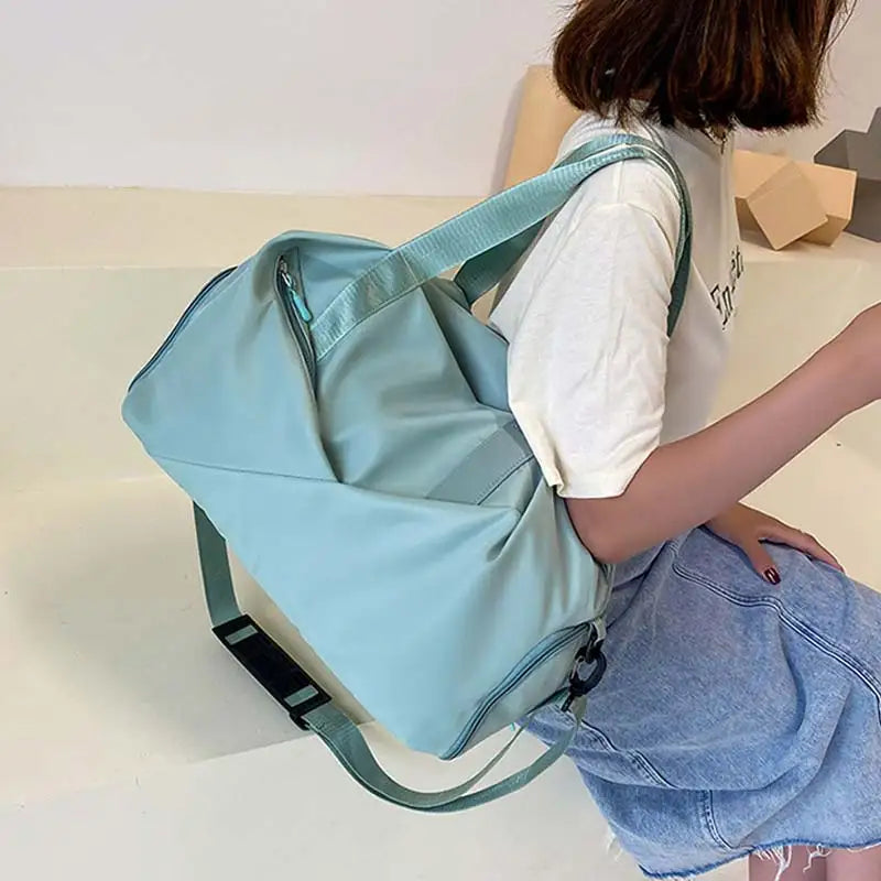 FlexCarry Sports Bag - Stylish Multifunctional Sports Bag for Every Occasion