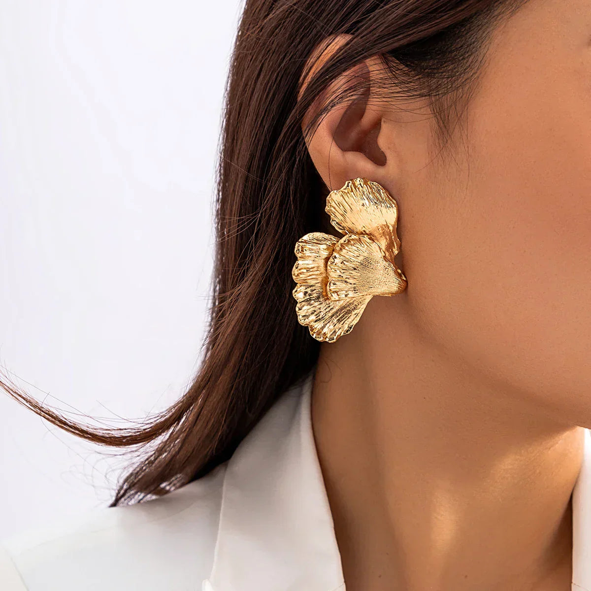 BlossomMetal Earrings – Elegant Flower Petals in Metal