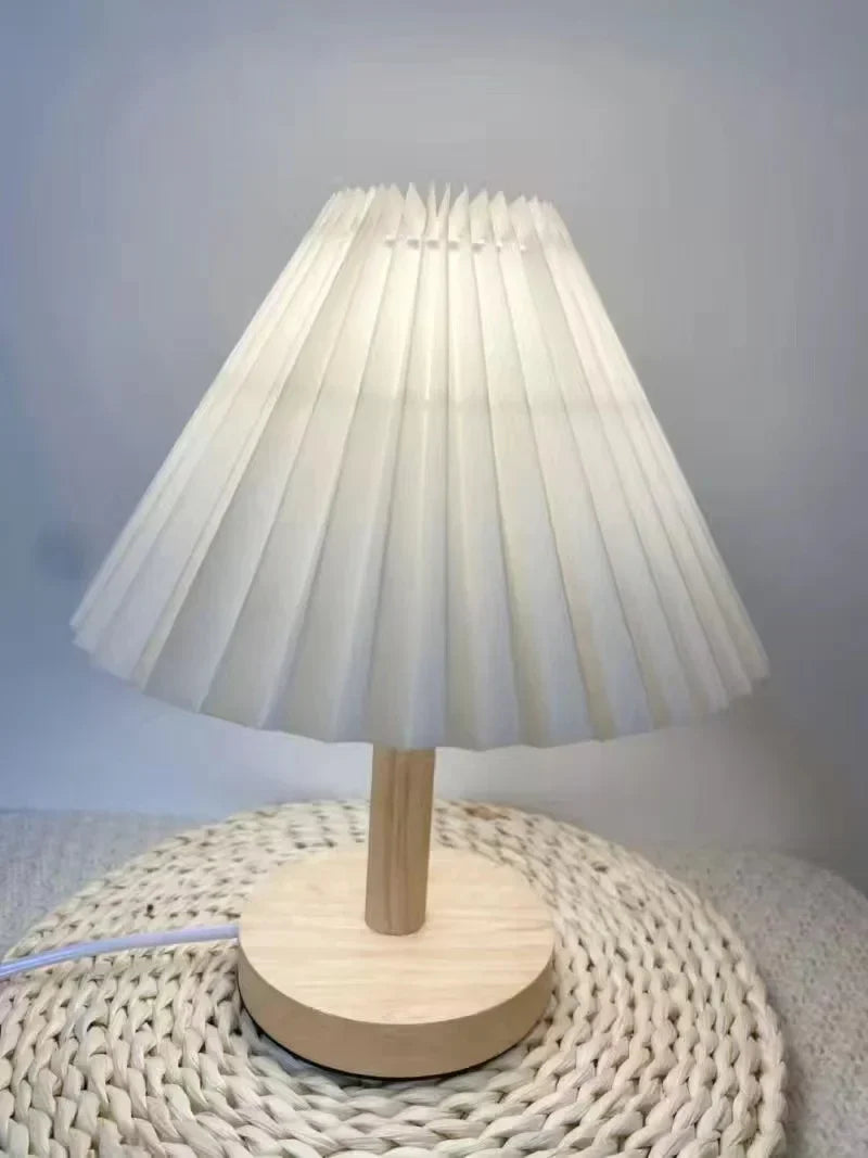 Foldable Pleated Table Lamp - Stylish Foldable LED Table Lamp for Unique Interior Design