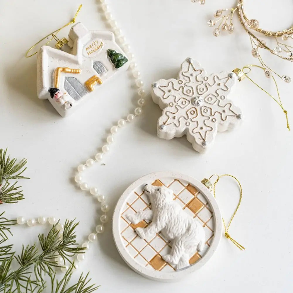 CharmingSnow Christmas Decoration – Enchanting Ceramic Christmas Hanging Decoration