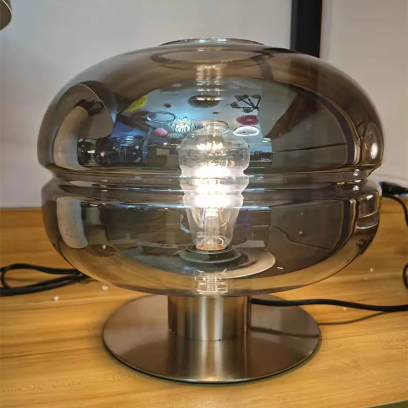 LuxeDesign - Elegant Table Lamp for Modern Interiors