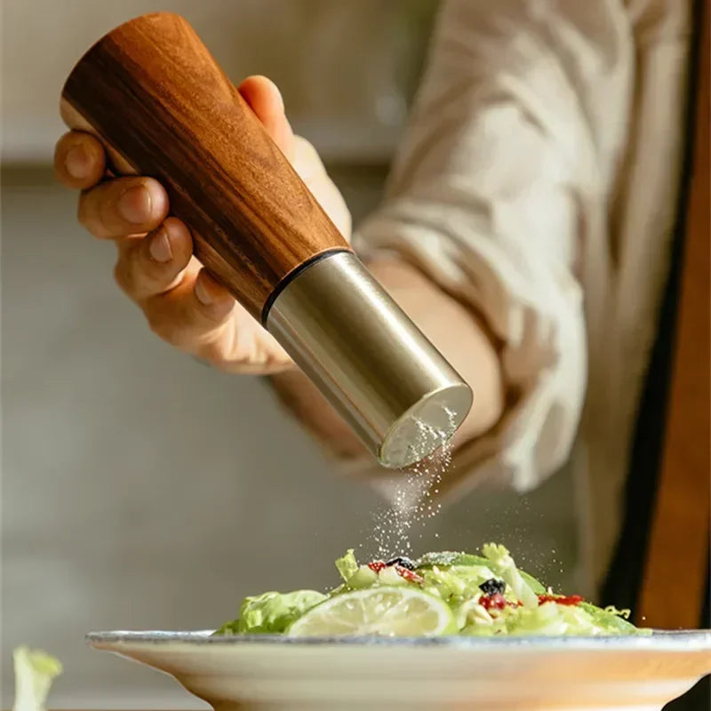Sakura Spice - Elegant Pepper Mill Made of Acacia Wood