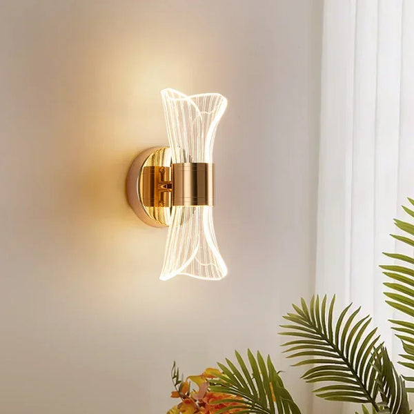 GlowCurve – Elegant LED-vägglampa för Sov- och Vardagsrum