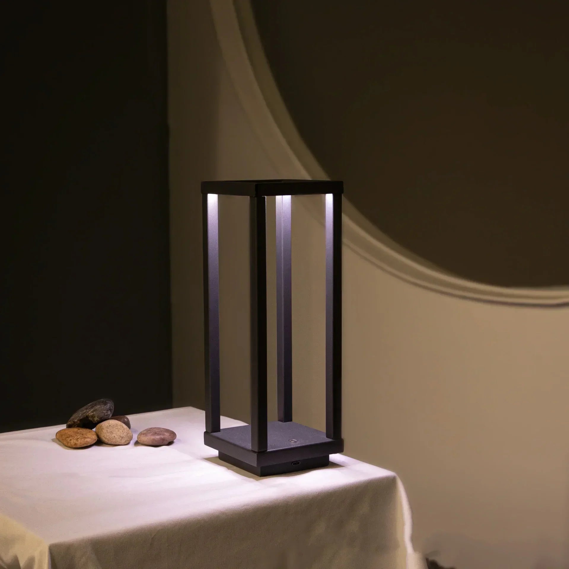 BriljantLicht - Wire Lamp Elegant Table Lamp for Any Room