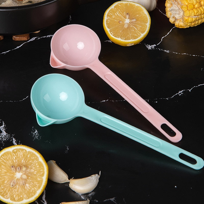 Separating spoon – Easy to separate oil and liquids
