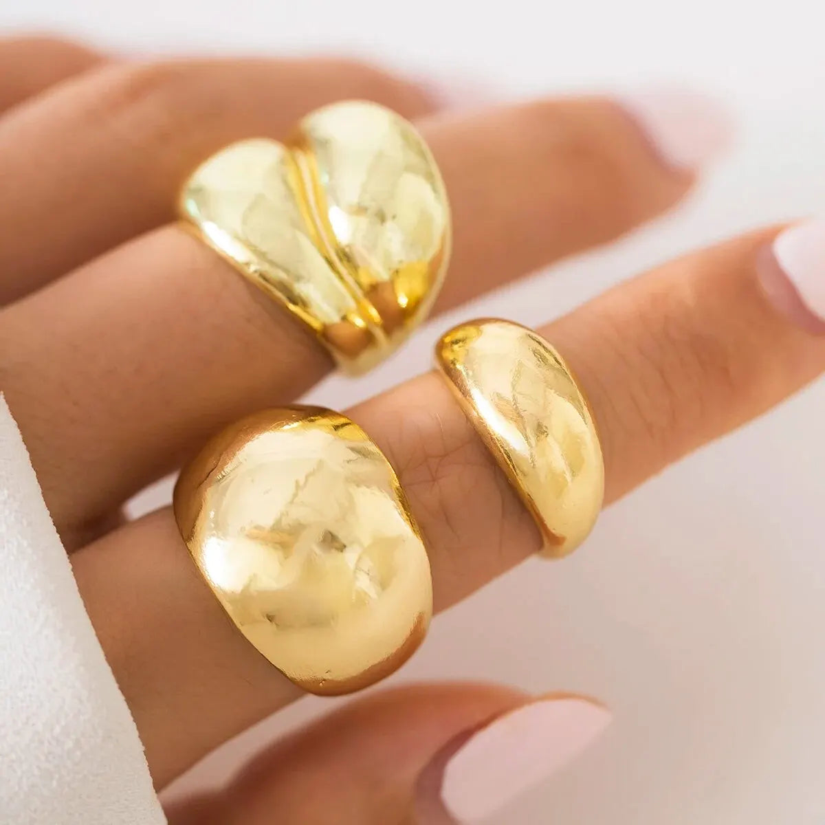 TrioGlam Rings - Set of 3 Glittering Metal Decorations