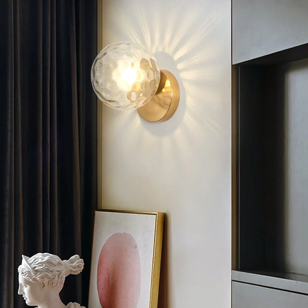 GleamGold - Lyxig Guldig Vägglampa med Glas