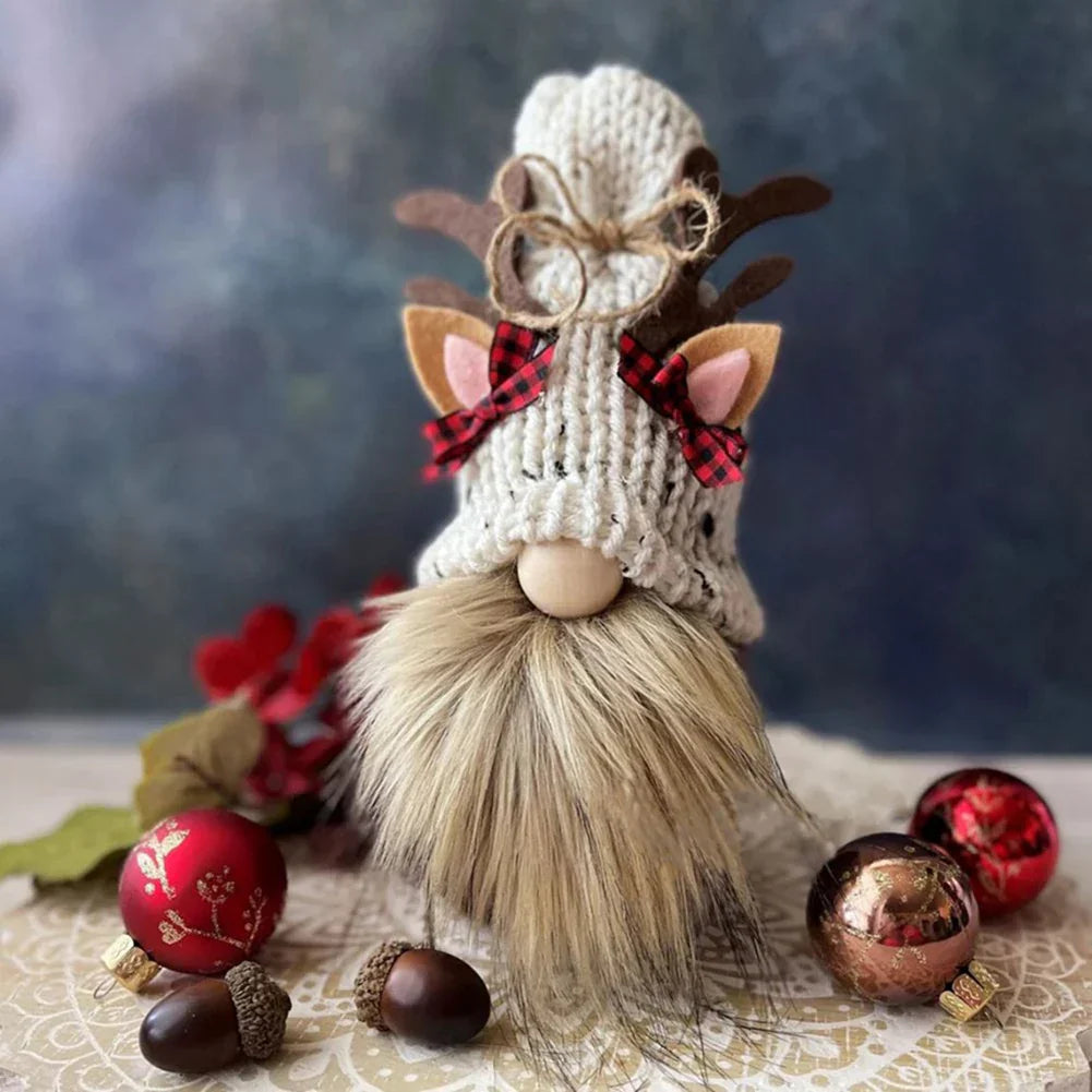 Cute Handmade Elves for Festive Moods 