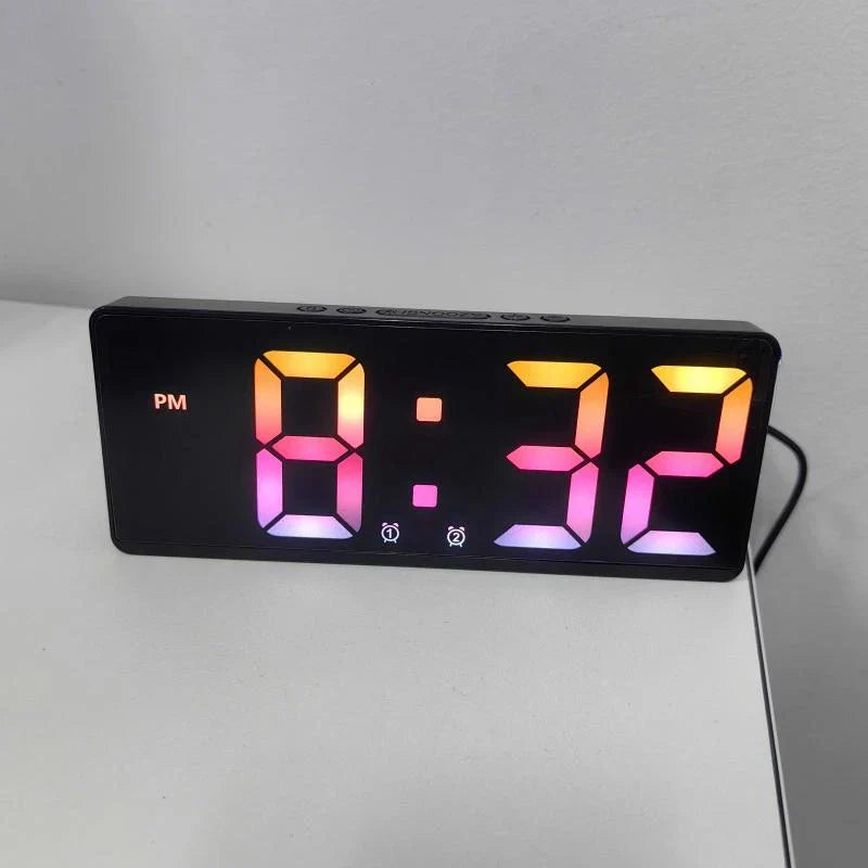 VoiceSnooze LED Clock – Stylish Alarm Clock with Night Mode
