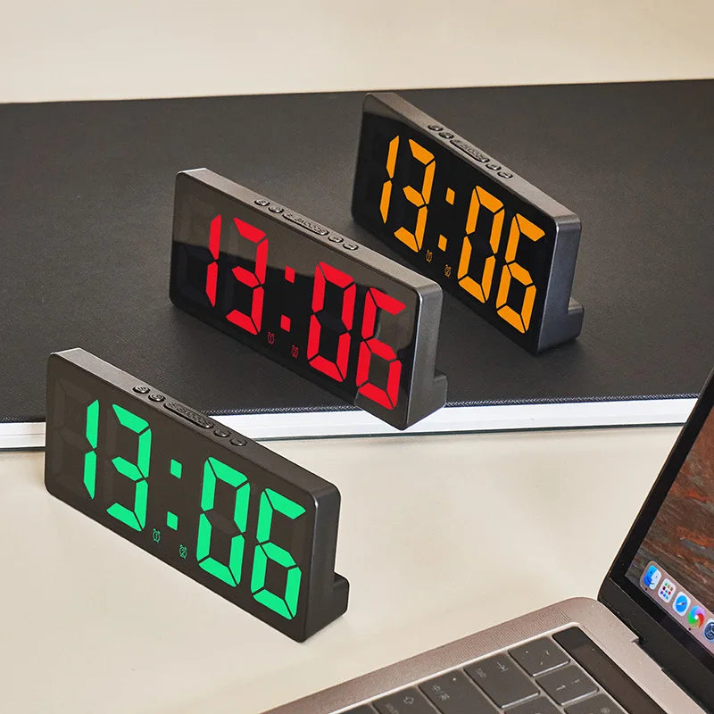 VoiceSnooze LED Clock – Stylish Alarm Clock with Night Mode