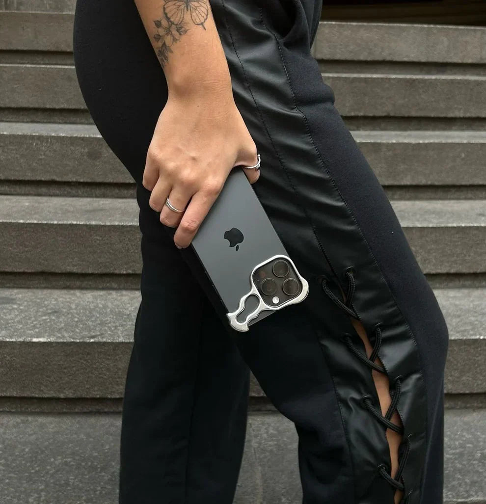 TitanShield Case - Stylish Protection for iPhone Edges