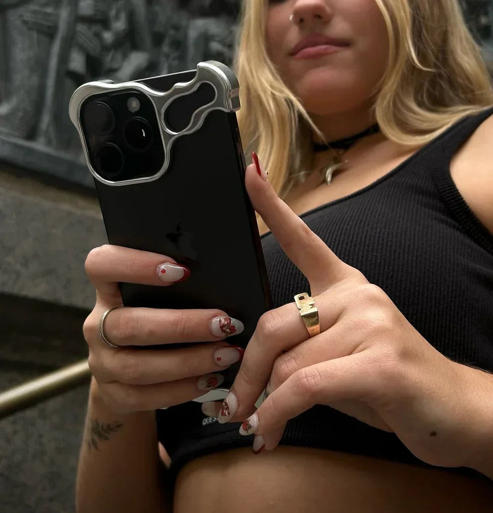 TitanShield Case - Stylish Protection for iPhone Edges