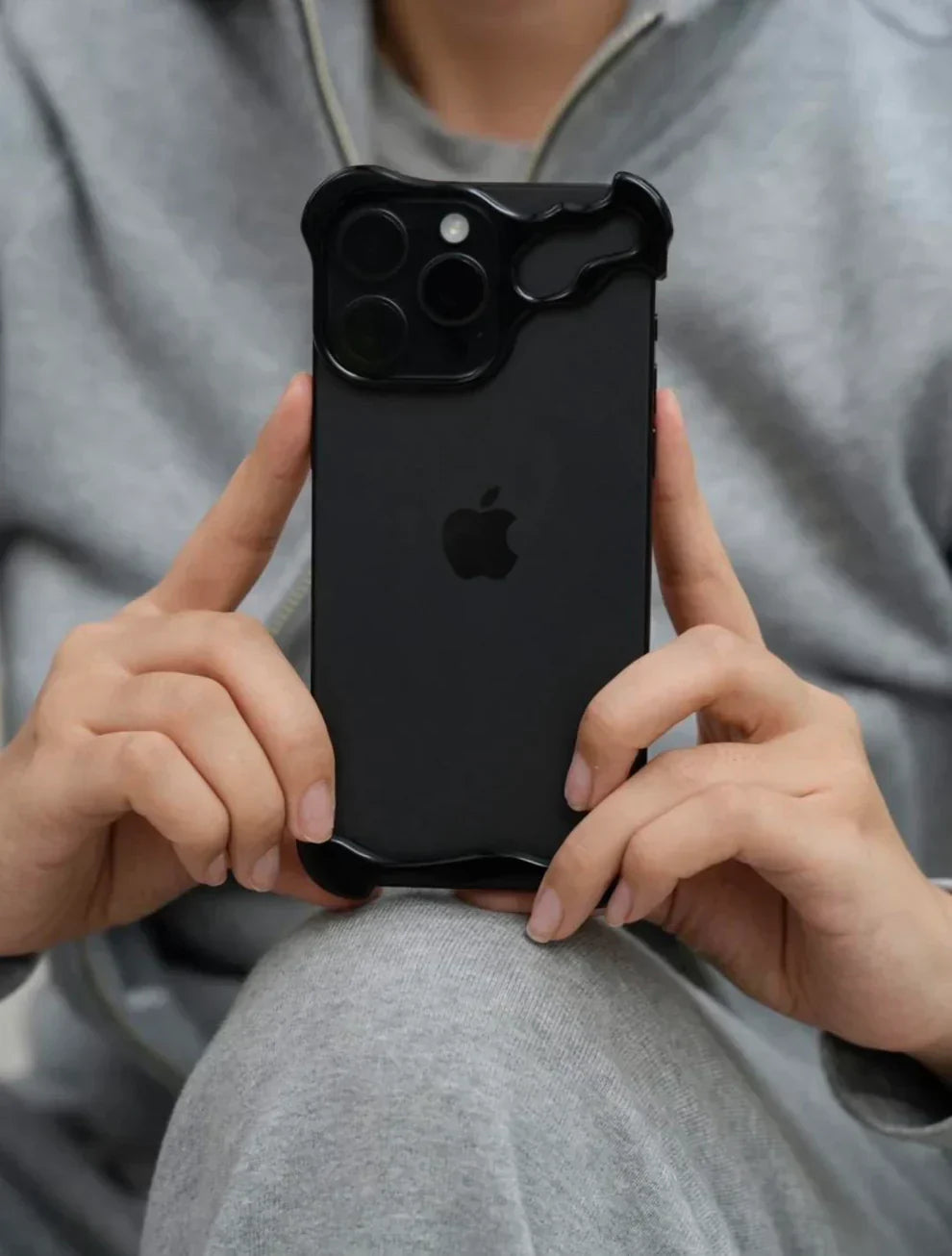 TitanShield Case - Stylish Protection for iPhone Edges