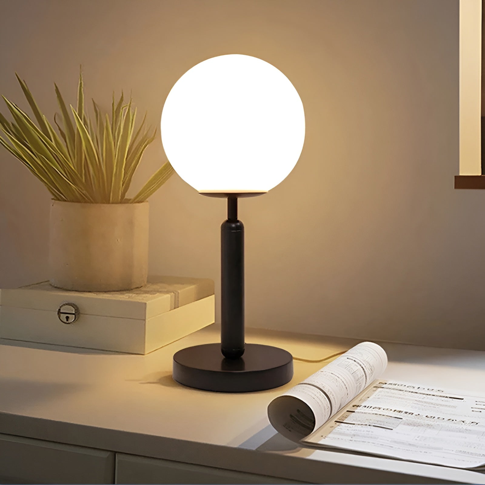 SphereShine Luxury Table Lamp in Glass &amp; Brass – Elegance and LED