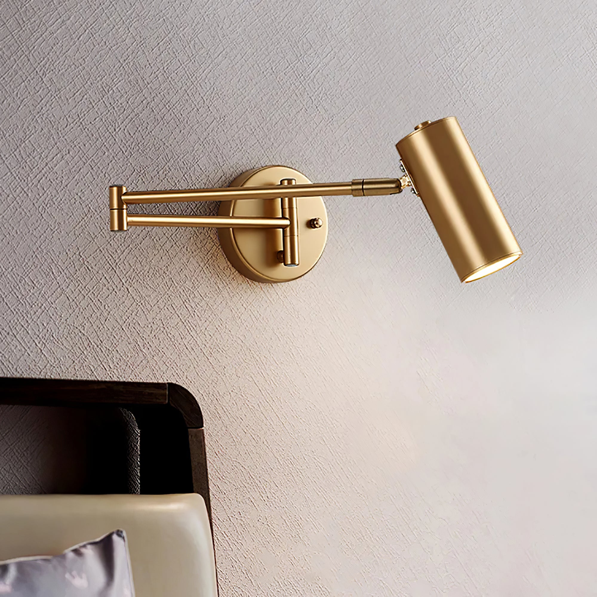 ModernGlow - Stylish Wall Lamp in Metal and Acrylic