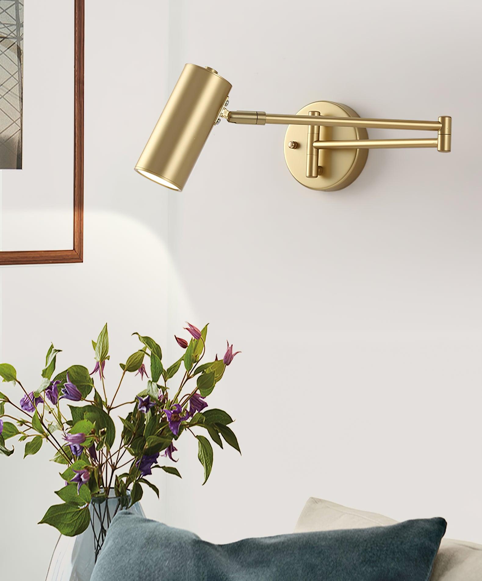 ModernGlow - Stylish Wall Lamp in Metal and Acrylic