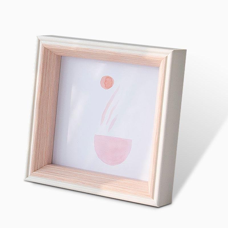 ElegantFrame – Luxurious Photo Frame with Golden Frame
