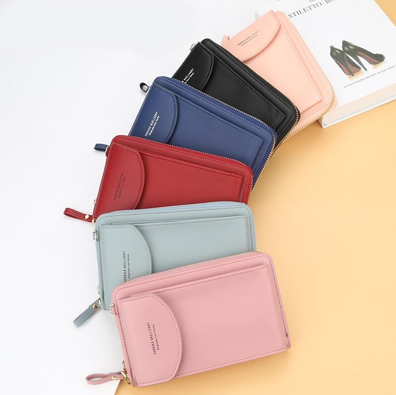 ChicCarry Bag - Stylish Crossbody with Space