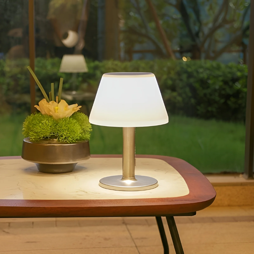 SolarLuxe Lamp – Modern Solar Table Lamp