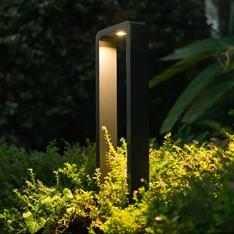 LumaGarde Light - Elegant Modern LED Garden Lighting