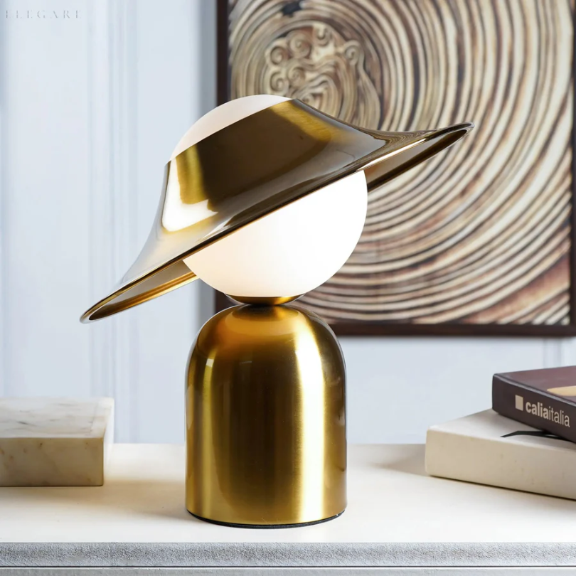 GoldAura Table Lamp - Elegant Gold Lighting for the Home